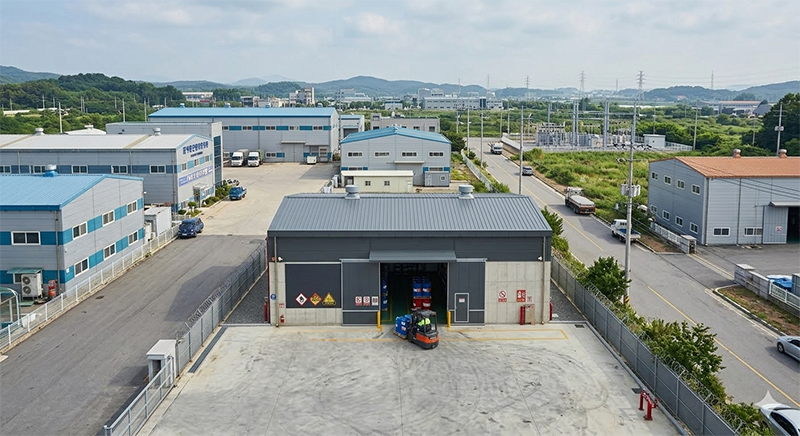 危険物倉庫の立地制限とは？用途地域と安全距離の考え方【実務解説】